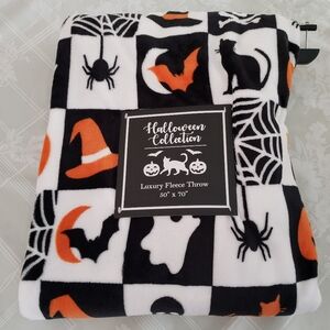 Halloween Collection Cats Skulls Witch Hat Ghosts Bats Throw Blanket 50x70 NWT